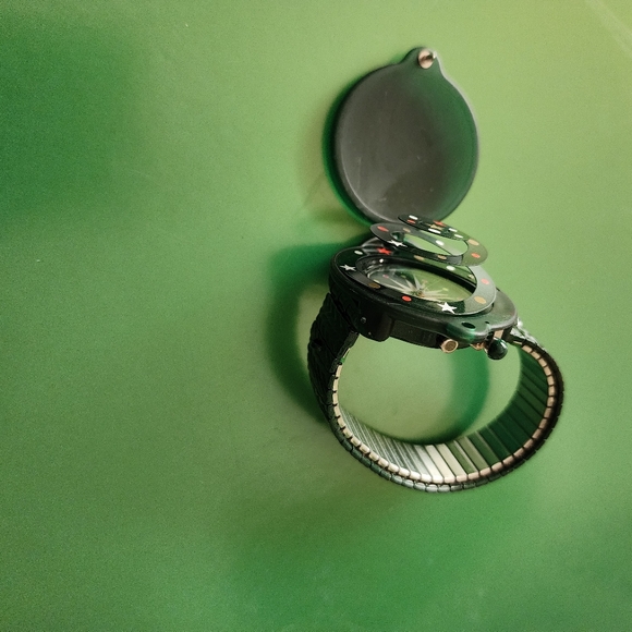 Swatch 1997 SEASONS GREETINGS GZ900 New Limited Edition #2919 in Original Box - Picture 7 of 11